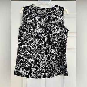 Nine West Women’s Black and White Top Blouse Rose Abstract Pattern Size M